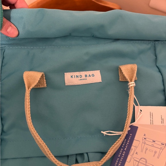 Kind Backpack in RARE COLOR - Picture 4 of 8